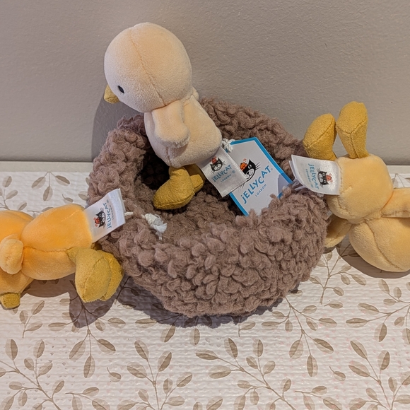 Discontinued Jellycat Nesting Chickies NWT - Picture 3 of 5